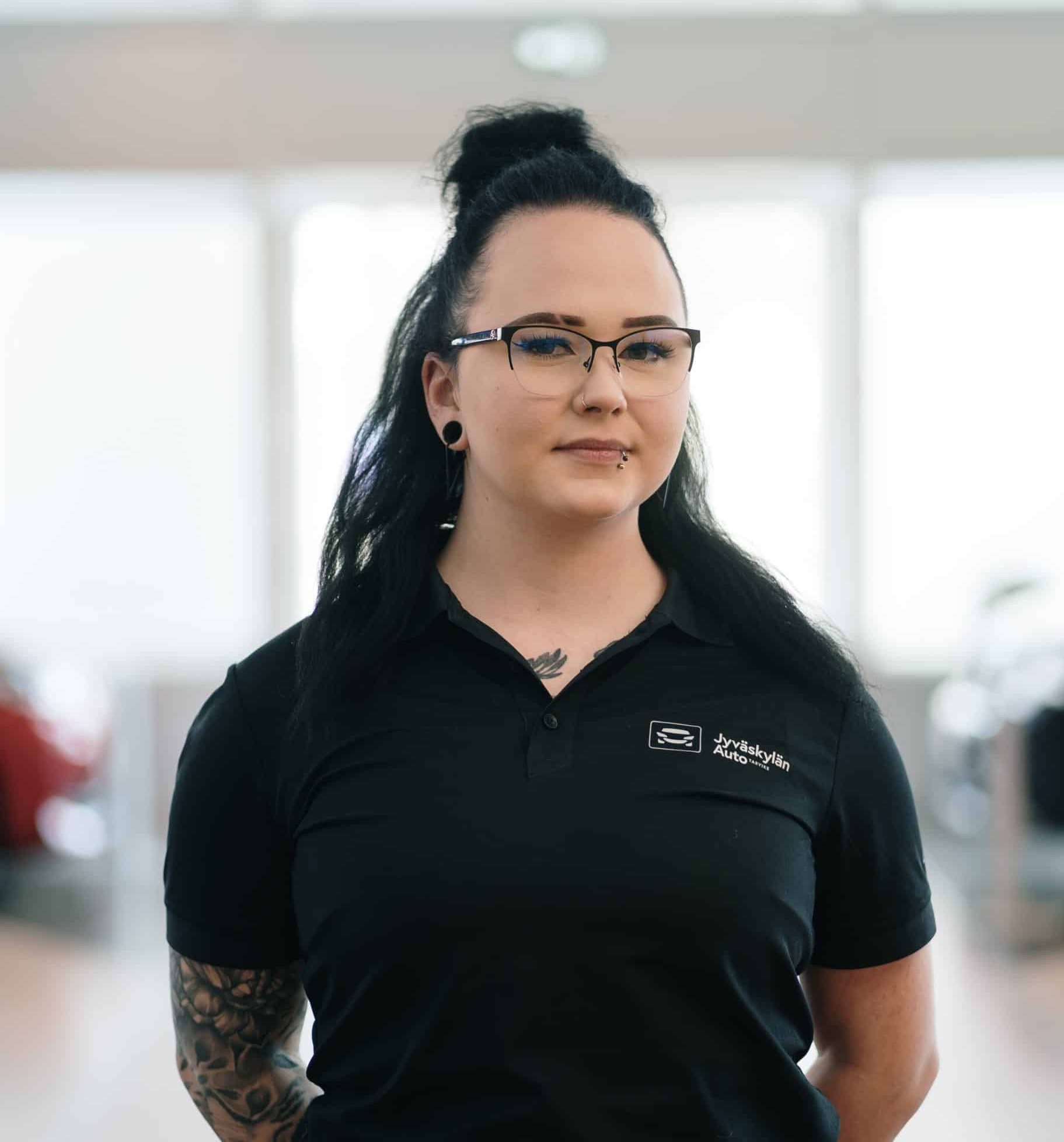 Minka Bäcklund, Huoltoneuvoja Volkswagen henkilöautot